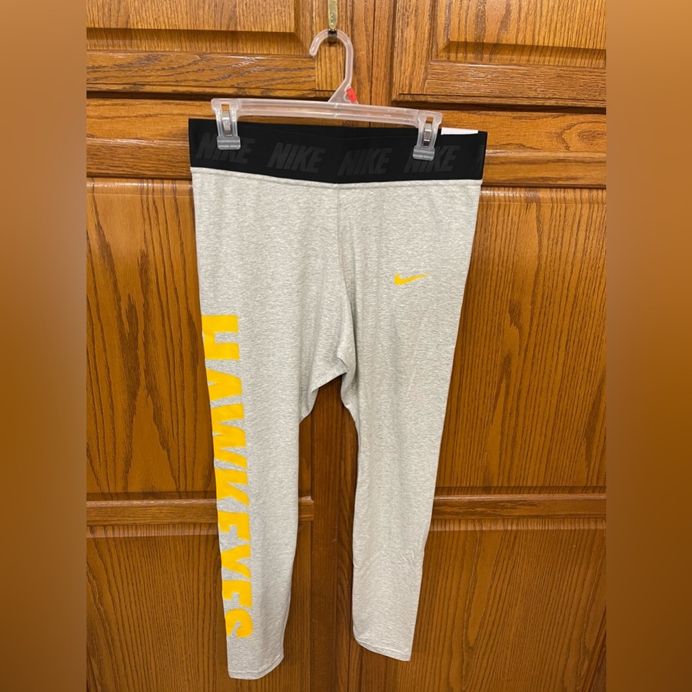 Nike Women’s Iowa Hawkeye leggings - Size Large